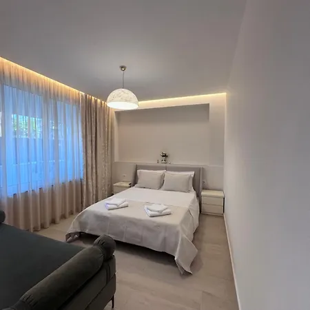6 * Sarande